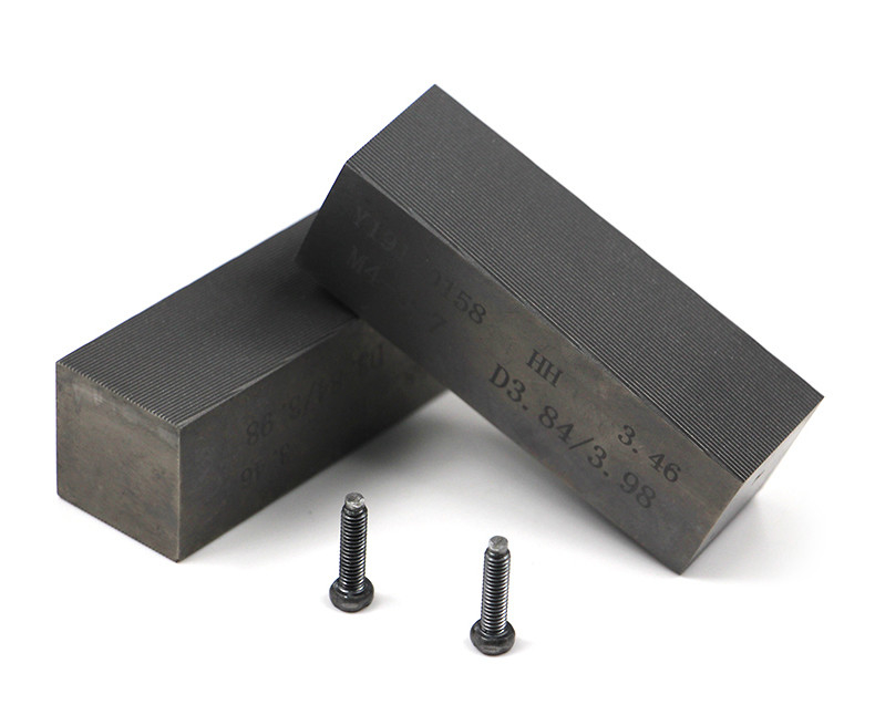 DC53 Flat Taptite Thread Rolling Die 0.001mm Precisione per la fabbricazione di viti per bulloni