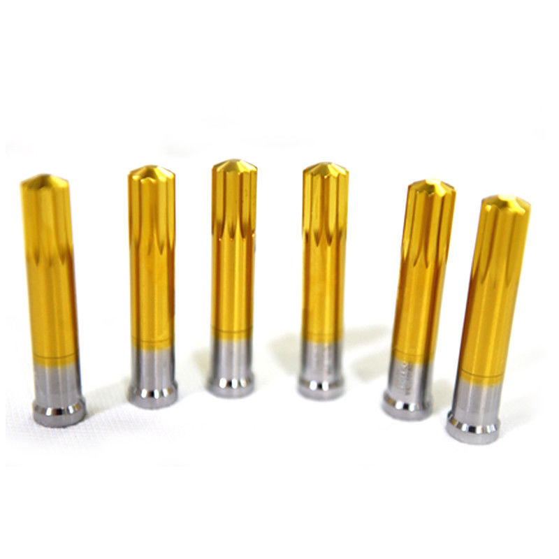 Pin di perforatura in carburo di tungsteno rivestito in titanio per una durata di vita prolungata Ideale per le industrie di stampaggio a estrussione a freddo con testa a freddo, offrendo elevata resistenza all'usura e resistenza superiore