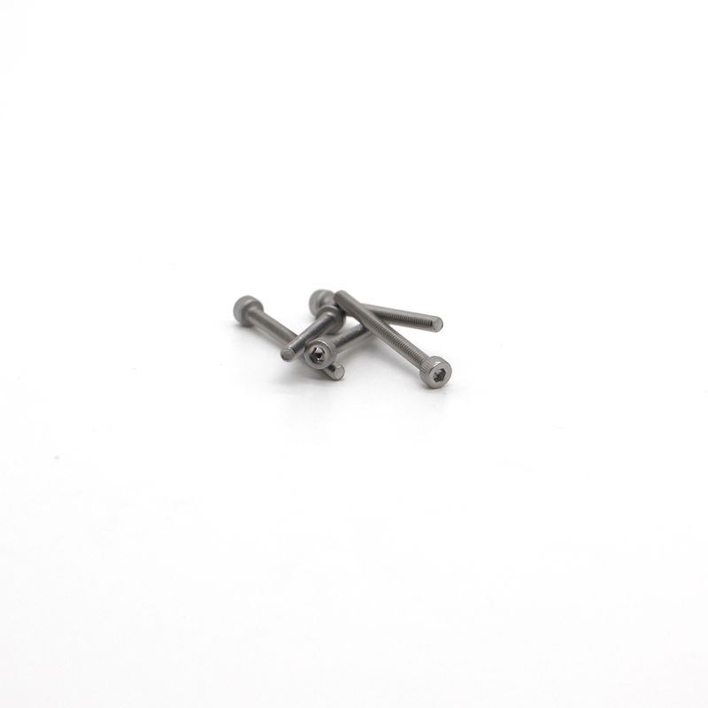 Microscrew per dispositivi indossabili ad alta precisione M0.5-M3.0